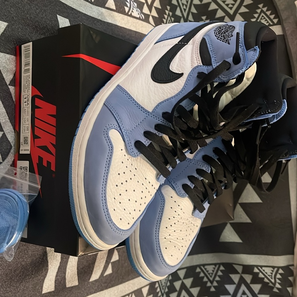 NIKE Jordan 1 Retro High University Baby Blue/black